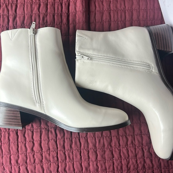 Sonoma Off-White Ankle Booties - Picture 11 of 11